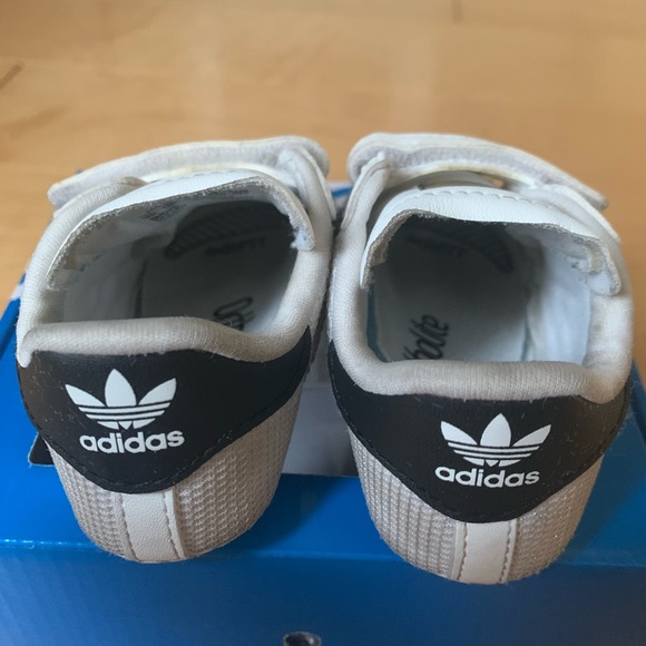 Adidas baby crib shoes - Picture 3 of 6